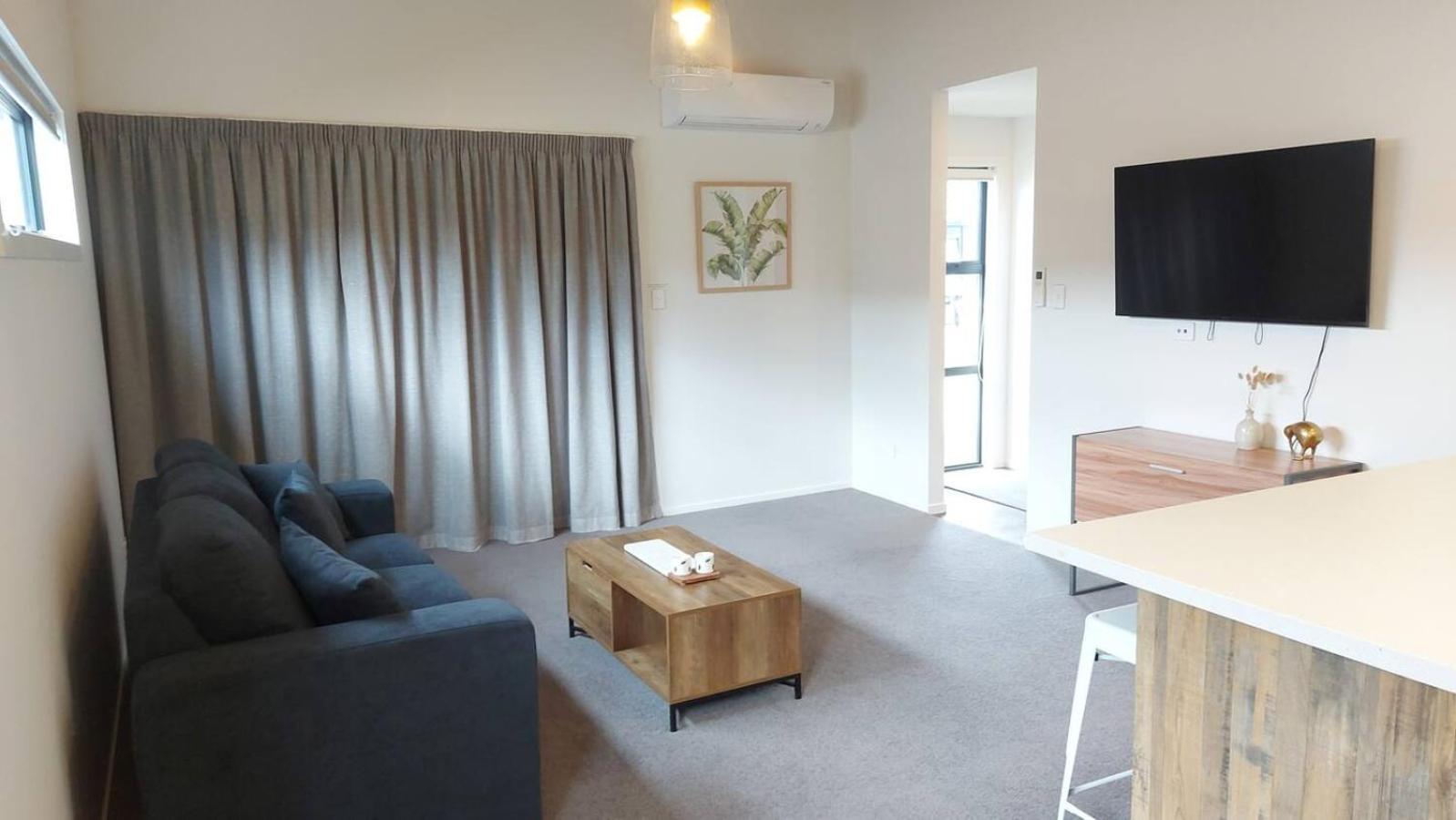 Sleek Suite By The Sand 1-Bedroom Dunedin Exterior photo